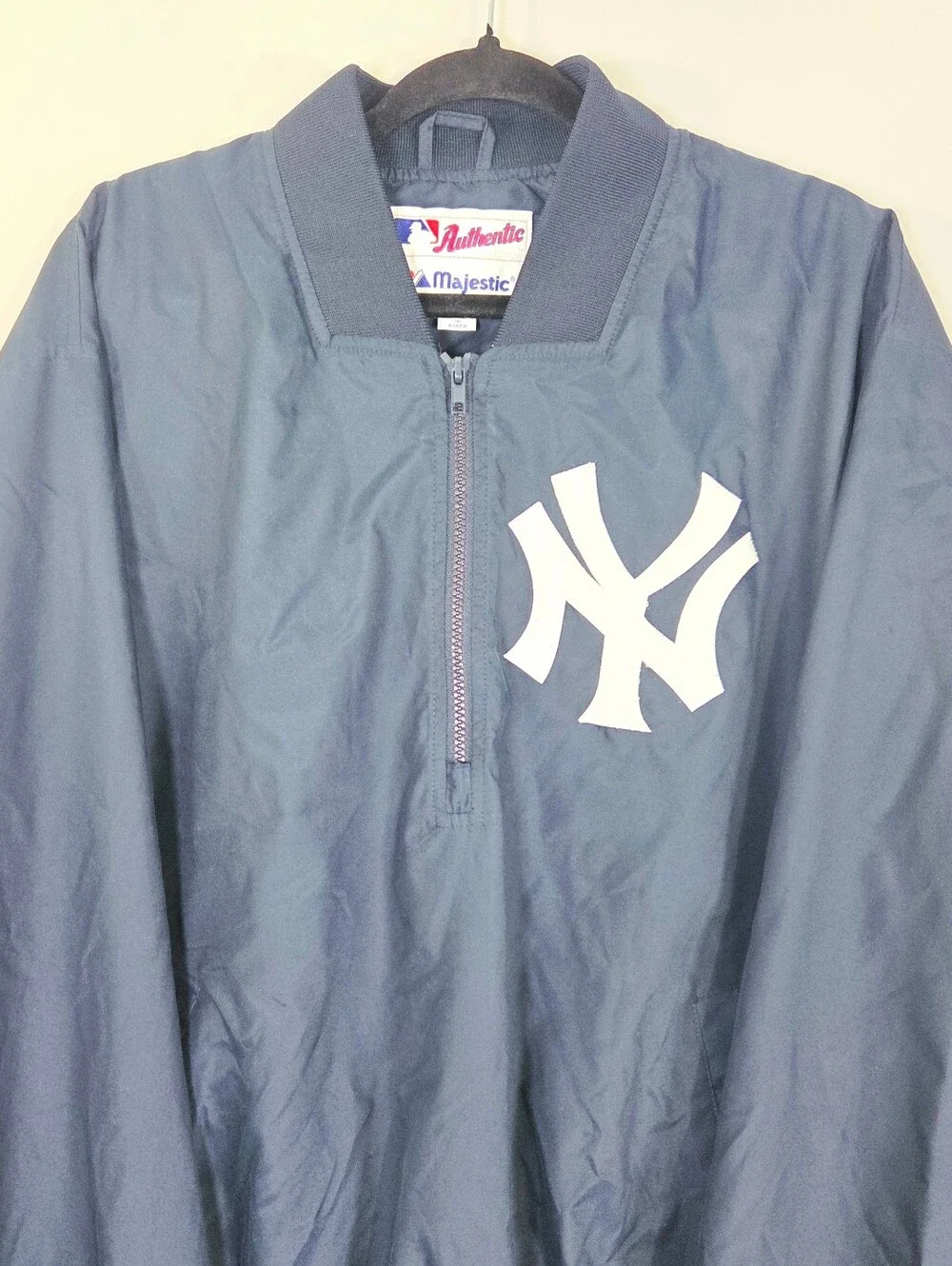 VINTAGE MAJESTIC NY YANKEES PULLOVER WINDBREAKER JACKET.